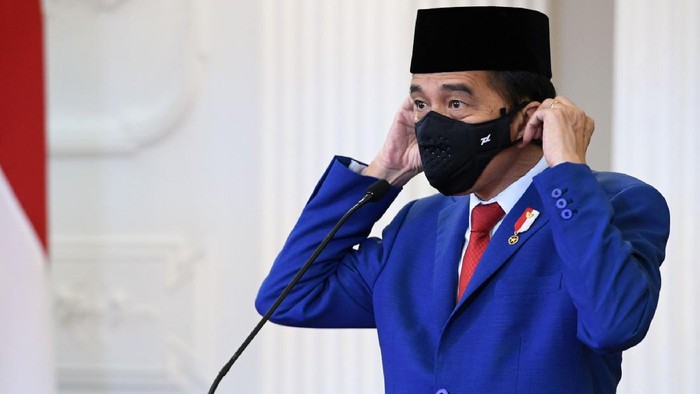 Layar memperlihatkan Presiden Joko Widodo menyampaikan pidato yang telah direkam sebelumnya  pada Sidang Majelis Umum ke-75 PBB secara virtual di Markas PBB, New York, Amerika Serikat, Rabu (23/9/2020). Dalam pidatonya Presiden Joko Widodo mengajak pemimpin dunia untuk bersatu dan bekerja sama dalam menghadapi pandemi COVID-19. ANTARA FOTO/HO/Kemenlu/wpa/aww.