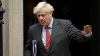 Meskipun akan melakukan lockdown kembali, Boris Johnson tidak yakin hal tersebut dapat mengendalikan pandemi COVID-19 yang memburuk di Inggris. AP Photo/Matt Dunham  