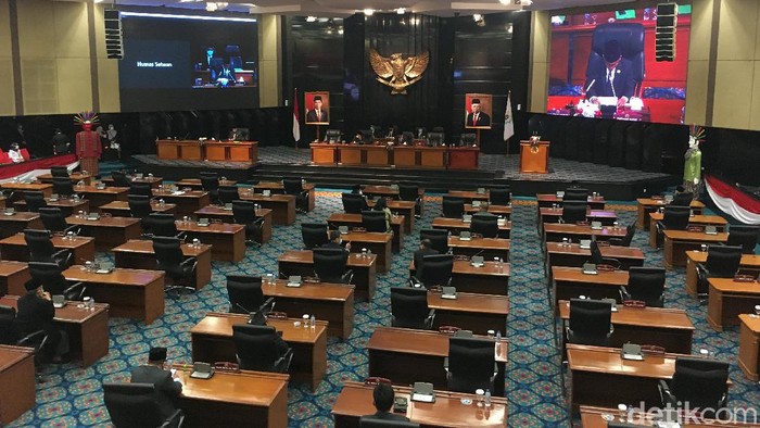 Rapat Paripurna DPRD DKI