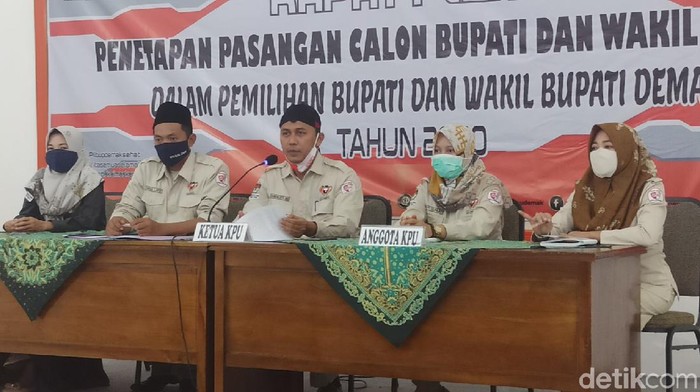 Rapat pleno penetapan paslon peserta Pilkada Demak di Kantor KPU Demak, Rabu (23/9/2020)