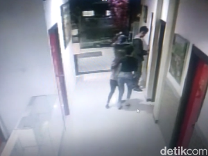 Terekam CCTV, Ini Detik-detik Mahasiswi Digiring Sebelum Diperkosa Bergilir