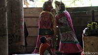 Resesi sendiri adalah roda ekonomi sedang istirahat. Ketika ekonomi sedang istirahat maka perputaran roda ekonomi akan melambat atau bahkan berhenti.