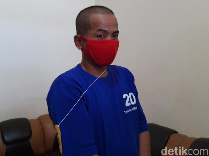 Seorang dukun bunuh bayi darah dagingnya sendiri yang baru lahir di Boyolali, Rabu (23/9/2020). 

Pelaku berinisial N membunuh bayi yang baru saja dilahirkan kekasih gelapnya yang juga adik iparnya sendiri. Usai dibunuh, bayi malang tersebut dikubur pelaku. Warga sempat memergoki aksi pelaku hingga akhirnya kasus ini terungkap.