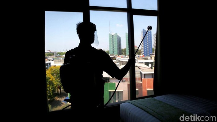 Gugus Tugas Percepatan dan Penanganan COVID-19 Kota Bekasi Siapkan The Green Hotel Untuk Isolasi Pasien COVID-19. Saat ini persiapan mulai dilakukan.