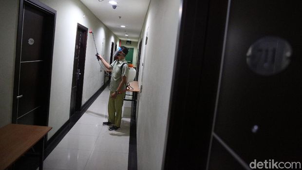 Gugus Tugas Percepatan dan Penanganan COVID-19 Kota Bekasi Siapkan The Green Hotel Untuk Isolasi Pasien COVID-19. Saat ini persiapan mulai dilakukan.