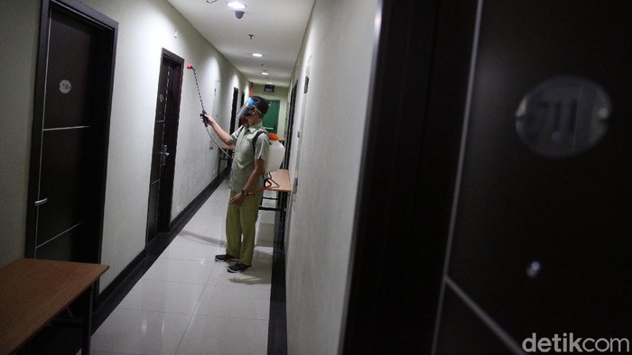 The Green Hotel Bekasi jadi Tempat Isolasi Pasien COVID-19 Gugus Tugas Percepatan dan Penanganan COVID-19 Kota Bekasi Siapkan The Green Hotel Untuk Isolasi Pasien COVID-19. Saat ini persiapan mulai dilakukan.