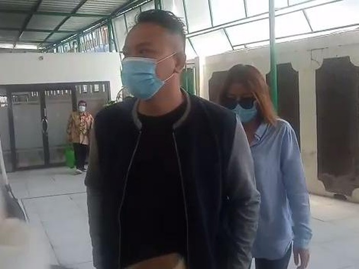 Vicky Prasetyo jalani sidang di PN Jaksel.