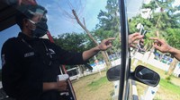  Setelah pesan dan melakukan melakukan pembayaran, pembeli dapat mendatangi Thamrin 10 dengan membawa bukti pembayaran.