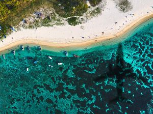 Perangko Berbau Inggris Dilarang di Pulau Samudra Hindia Ini