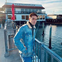 Anthony 34tahun? Hahaha babyface bgt wajahnya, komentar netizen.  Foto: Instagram