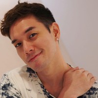 Inilah wajah baby face Anthony. Tak hanya memiliki wajah yang manis, gaya Anthony pun bak remaja sehingga tidak terlihat jarak yang jauh dengan Audi yang berusia 25 tahun.  Foto: Instagram