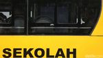 Bus Sekolah Digunakan untuk Evakuasi Pasien COVID-19