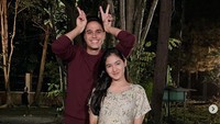 Cut Syifa memasang foto dirinya yang tengah hamil dan Mischa Chandrawinata di instagramnya. Dok. Instagram/cut_syifa
