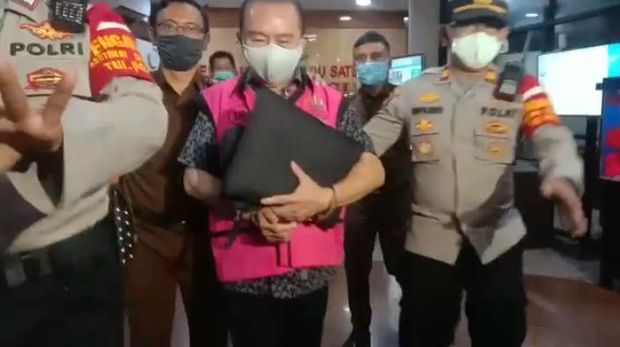 Djoko Tjandra usai diperiksa Kejagung, di Gedung Bundar, Kamis (24/9/2020).