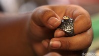 Pesanan terbanyak seperti seperti cincin, gelang dan kalung.