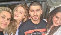 Mereka pun merayakan lebaran bersama keluarga Gigi Hadid. Dok. Instagram