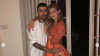 Namun pada perayaan lebaran 2018, Gigi dan Zayn kembali bersama saat merayakan hari raya di kediaman mantan personel One Direction itu. Dok. Instagram