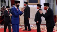 Pelantikan tersebut sesuai dengan Keputusan Presiden RI Nomor 58/M Tahun 2020 tertanggal 20 September 2020 Tentang Pemberhentian dan Pengangkatan Anggota Dewan Komisioner LPS.