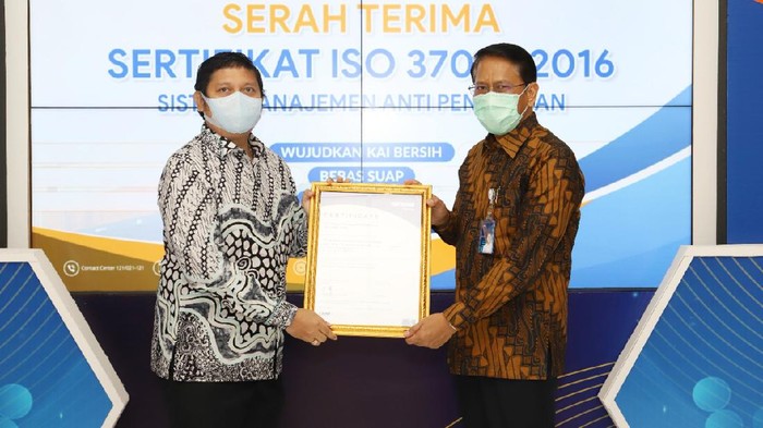 PT Kereta Api Indonesia (Persero) memperoleh Sertifikat ISO 37001:2016 setelah menjalani proses sertifikasi yang sesuai dengan penerapan Sistem Manajemen Anti Penyuapan.