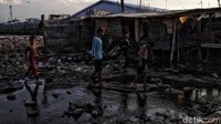 Anies menyebut sudah ada tanda-tanda pelandaian kasus positif dan kasus aktif di Jakarta. Pada 12 hari pertama bulan September, lanjut dia, pertambahan kasus aktif sebanyak 49 persen atau 3.864 kasus. Lalu 12 hari berikutnya penambahan jumlah kasus aktif masih terjadi, namun berkurang menjadi 12 persen atau 1.453 kasus. 