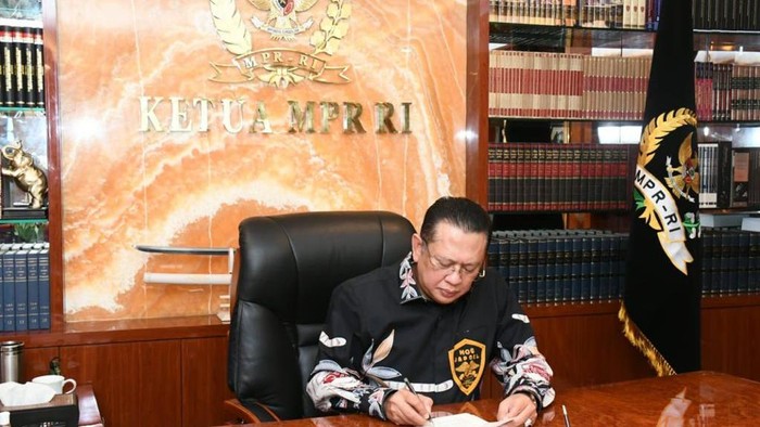 Ketua MPR RI Bambang Soesatyo mengatakan pencegahan COVID-19 dalam penyelenggaraan Pilkada serentak tidak hanya fokus pada 270 daerah yang menyelenggarakan, melainkan juga kabupaten dan kota lainnya.