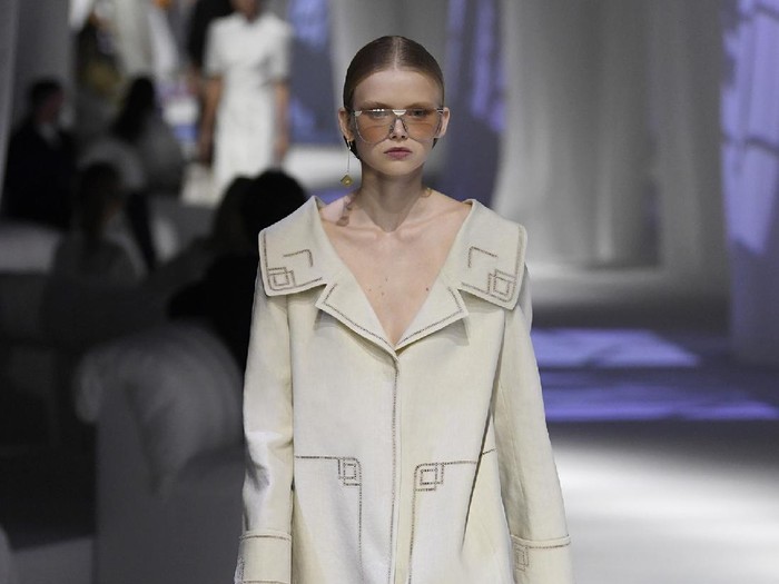 Sartoria 74 Milan Fashion Week Spring 2021 Models for Sartoria 74 present creations part of the 2021 spring-summer collection during the Altaroma fashion show in Rome, Tuesday, Sep. 15, 2020. The COVID-19 pandemic has forced many fashion brands to rethink the way they will show their collections. The upcoming Milan Fashion Week, from Sept. 22 through Sept. 28, has a lineup of 52 shows 24 of which will be in a digital form. (AP Photo/Domenico Stinellis)