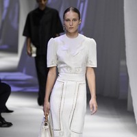 Model memeragakan koleksi terbaru Fendi Spring-Summer 2021 di Milan Fashion Week,  Milan, Italia, Rabu (23/9/2020). (Foto: Dok. Fendi)