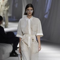Model memeragakan koleksi terbaru Fendi Spring-Summer 2021 di Milan Fashion Week,  Milan, Italia, Rabu (23/9/2020). (Foto: Dok. Fendi)