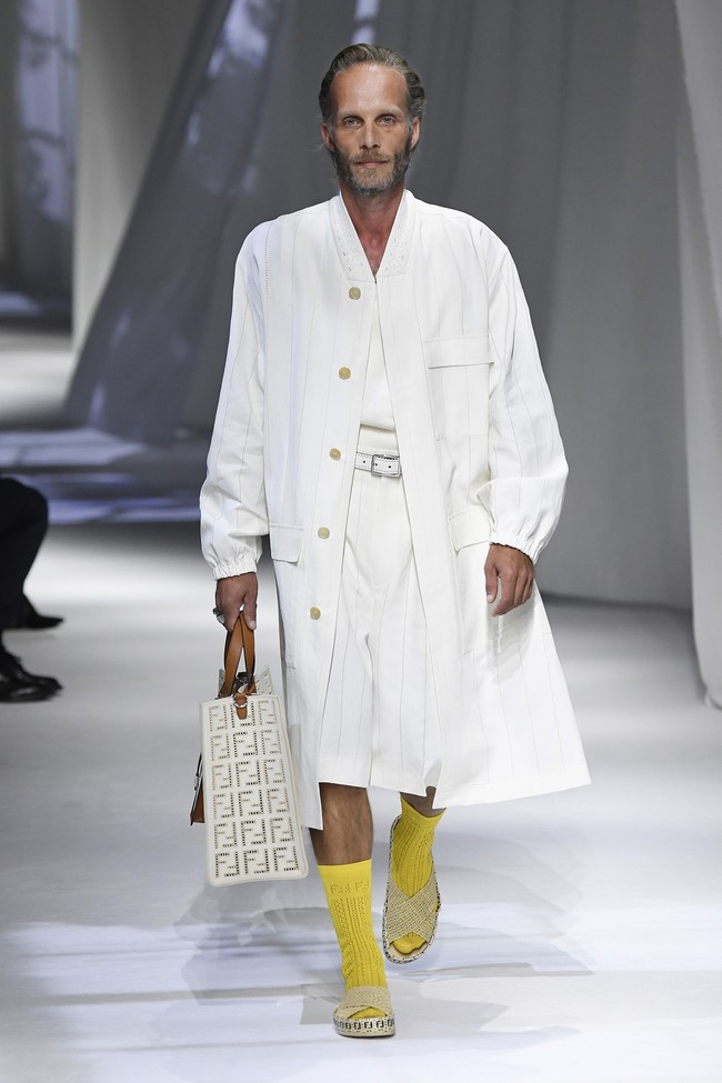 Model memeragakan koleksi terbaru Fendi Spring-Summer 2021 di Milan Fashion Week,  Milan, Italia, Rabu (23/9/2020). (Foto: Dok. Fendi)