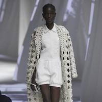 Model memeragakan koleksi terbaru Fendi Spring-Summer 2021 di Milan Fashion Week,  Milan, Italia, Rabu (23/9/2020). (Foto: Dok. Fendi)