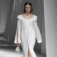Model memeragakan koleksi terbaru Fendi Spring-Summer 2021 di Milan Fashion Week,  Milan, Italia, Rabu (23/9/2020). (Foto: Dok. Fendi)