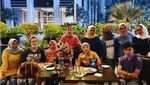 Lia Ladysta Saat Ngemil Peyek hingga Nongkrong di Kafe