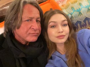 Ayah Gigi Hadid Sambut Kelahiran Cucunya dengan Tradisi Palestina