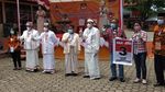 Paslon di Toraja Utara Kenakan Baju Kotak-kotak Ala Jokowi