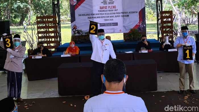 Nomor urut untuk masing-masing pasangan calon bupati-wakil Bupati Sukabumi selesai diundi. Kegiatan pengambilan nomor tersebut digelar dengan ketat, masing-masing pasangan datang tanpa kemeriahan pendukungnya.