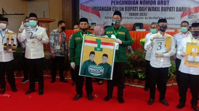 Pengundian nomor urut Pilkada Barru (Foto: Hasrul Nawir/detikcom)