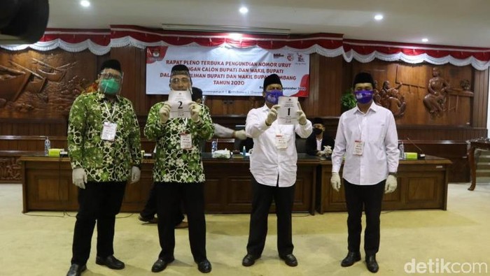 Pengundian nomor urut Pilkada Rembang 2020 di Ruang Rapat Paripurna Gedung DPRD Kabupaten Rembang, Kamis (24/9/2020)