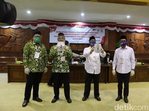 MK Tolak Gugatan Paslon Harno-Bayu di Pilkada Rembang
