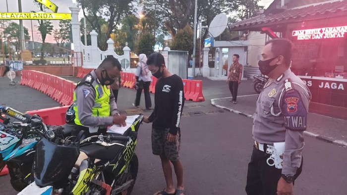 Penilangan klub motor di Salatiga