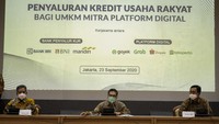 Pemerintah memilih GoJek memfasilitasi akses kredit usaha rakyat (KUR) kepada para mitra usaha. Kini, mitra GoJek bisa mengases KUR super mikro dengan suku bunga 0% dengan plafon pinjaman hingga Rp 10 juta.