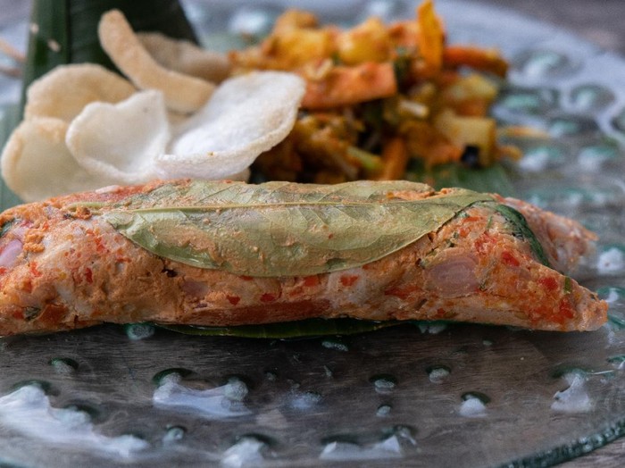 Pepes Ikan Bumbu Merah