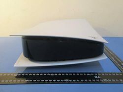 PlayStation 5 Ukurannya Bikin Terpana