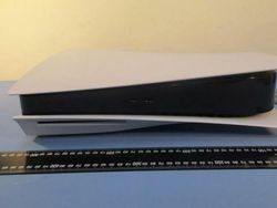 PlayStation 5 Ukurannya Bikin Terpana