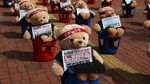 Puluhan Boneka Teddy Bear Ikutan Demo di Korsel