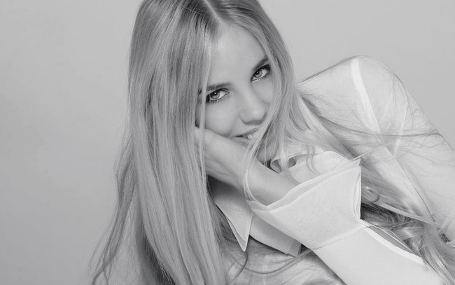 Putri Carolina dan Putri Chiara juga cukup aktif di media sosial. Mereka memiliki sebuah akun YouTube bersama dan TikTok.  Foto: Instagram