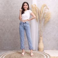 7 Online Shop yang Jual Boyfriend Jeans 
