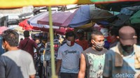 Adanya pedagang yang terpapar membuat pasar harus ditutup sementara. Berdasarkan datanya, sudah terdapat 173 pasar pernah ditutup karena COVID-19. Penutupan pasar terakhir terjadi di Pasar Kayen, Pati, Jawa Tengah.