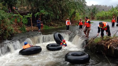 Foto: Ditantang River Tubing Ekstrem dari Kudus