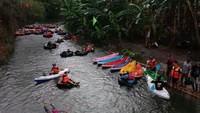 Desa Tanjungrejo, Kecamatan Jekulo, Kudus punya wisata river tubing seru. Pengunjung bisa menguji jantung di spot river tubing selama satu jam lamanya. 