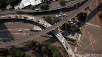 Seperti diketahui, kenaikan tarif tol yang terjadi setiap dua tahun sekali seringkali menuai kritikan. Belum lama ini kritikan datang dari Gubernur Jawa Barat Ridwan Kamil, yang meminta kenaikan tarif tol Cipularang dan tol Padaleunyi ditunda karena kondisi ekonomi sedang sulit akibat pandemi virus Corona (COVID-19). Seperti diketahui, kenaikan tarif tol yang terjadi setiap dua tahun sekali seringkali menuai kritikan. Belum lama ini kritikan datang dari Gubernur Jawa Barat Ridwan Kamil, yang meminta kenaikan tarif tol Cipularang dan tol Padaleunyi ditunda karena kondisi ekonomi sedang sulit akibat pandemi virus Corona (COVID-19).